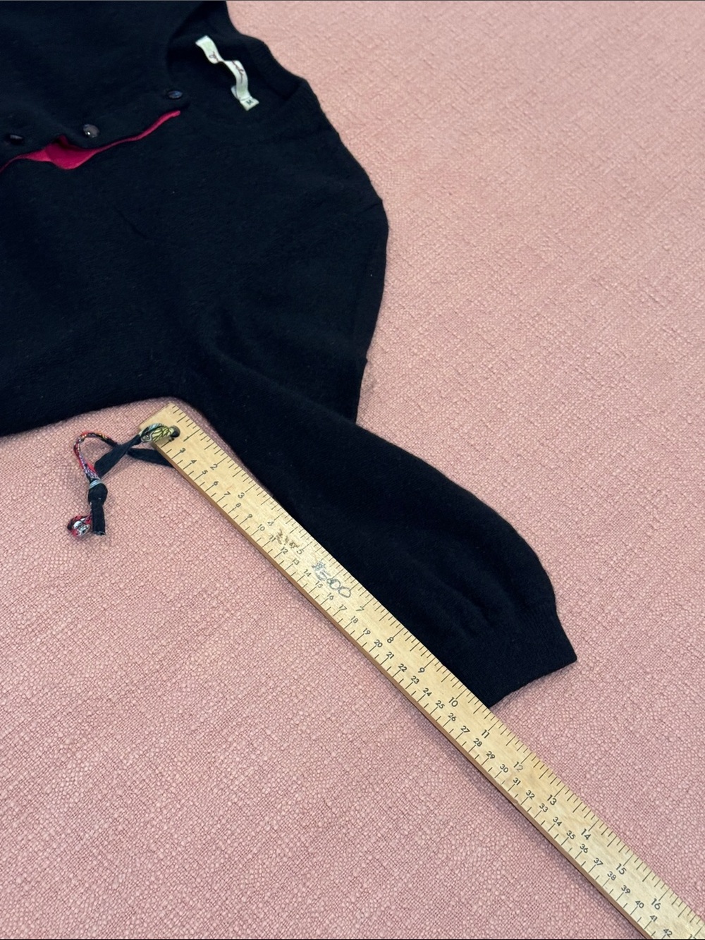 Angora / lambswool embroidered bird detail wm’s button-Up Crewneck Cardigan - Picture 11 of 15